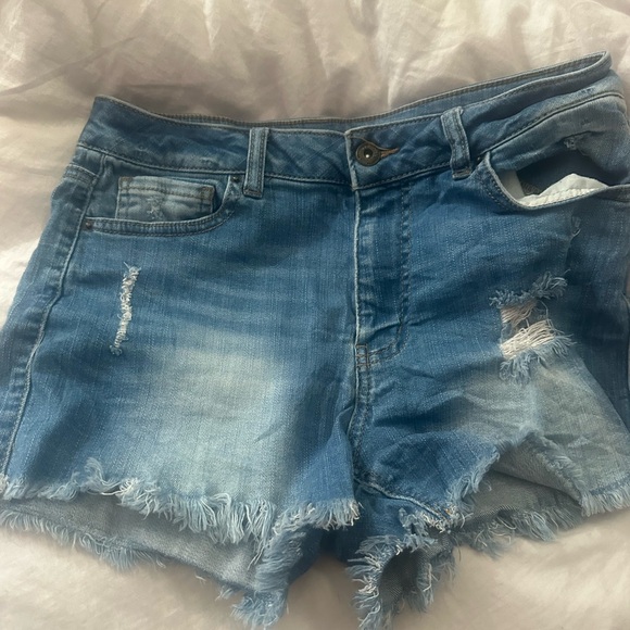 Upcycled Pearl Jam patch denim shorts sz.M - Picture 2 of 4